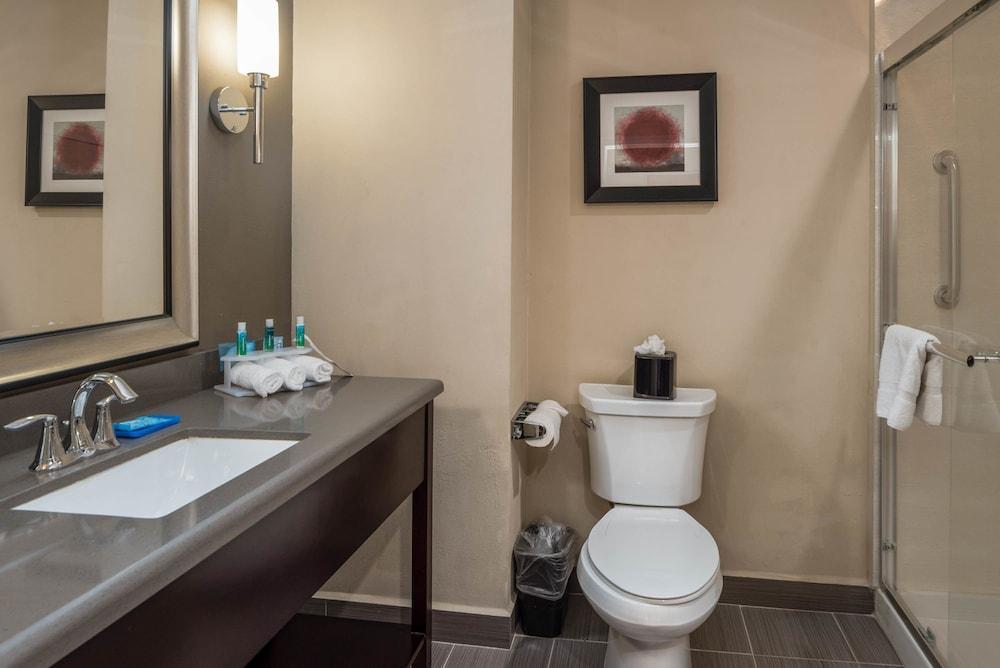 Holiday Inn Express & Suites Lantana By Ihg Екстериор снимка