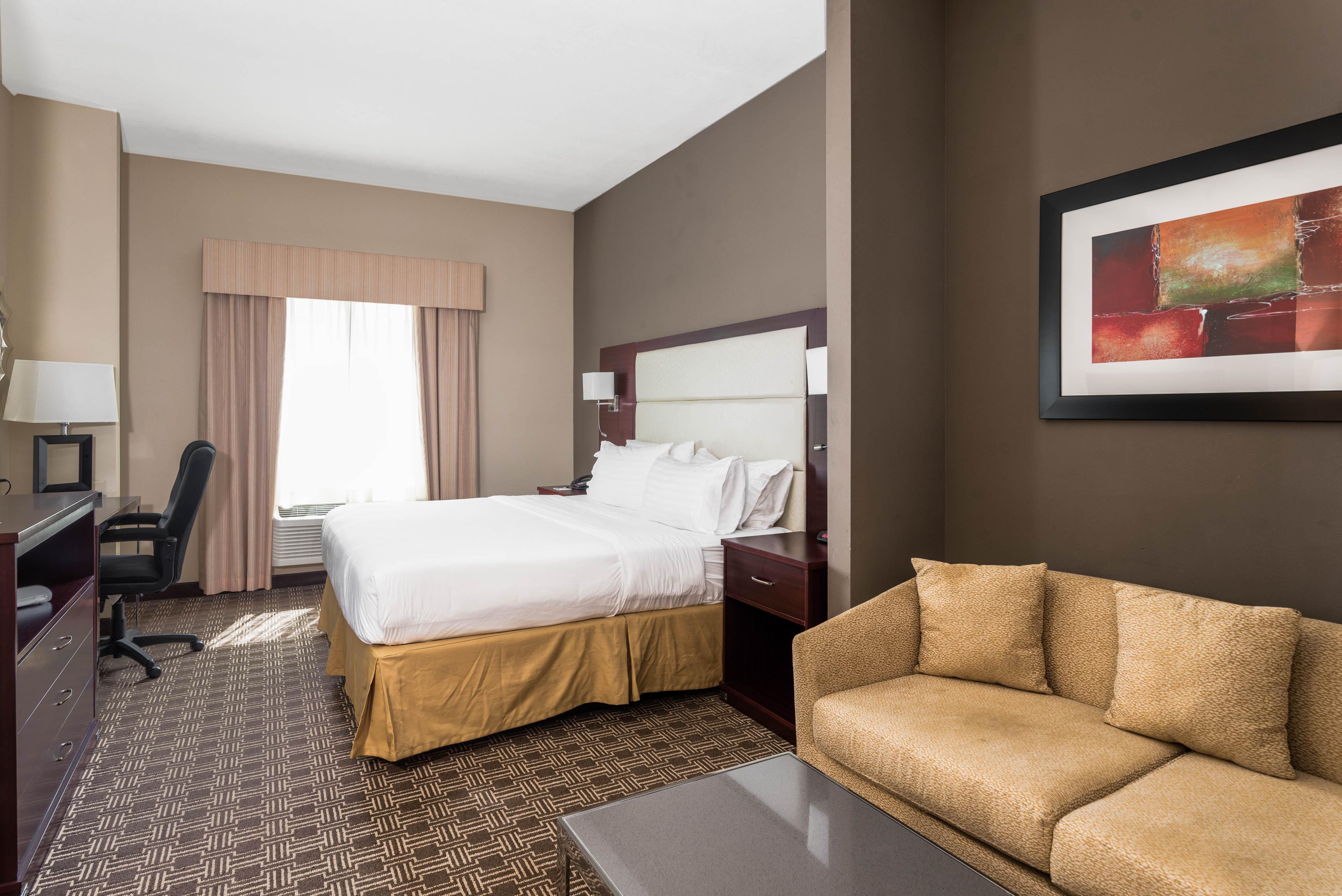 Holiday Inn Express & Suites Lantana By Ihg Екстериор снимка