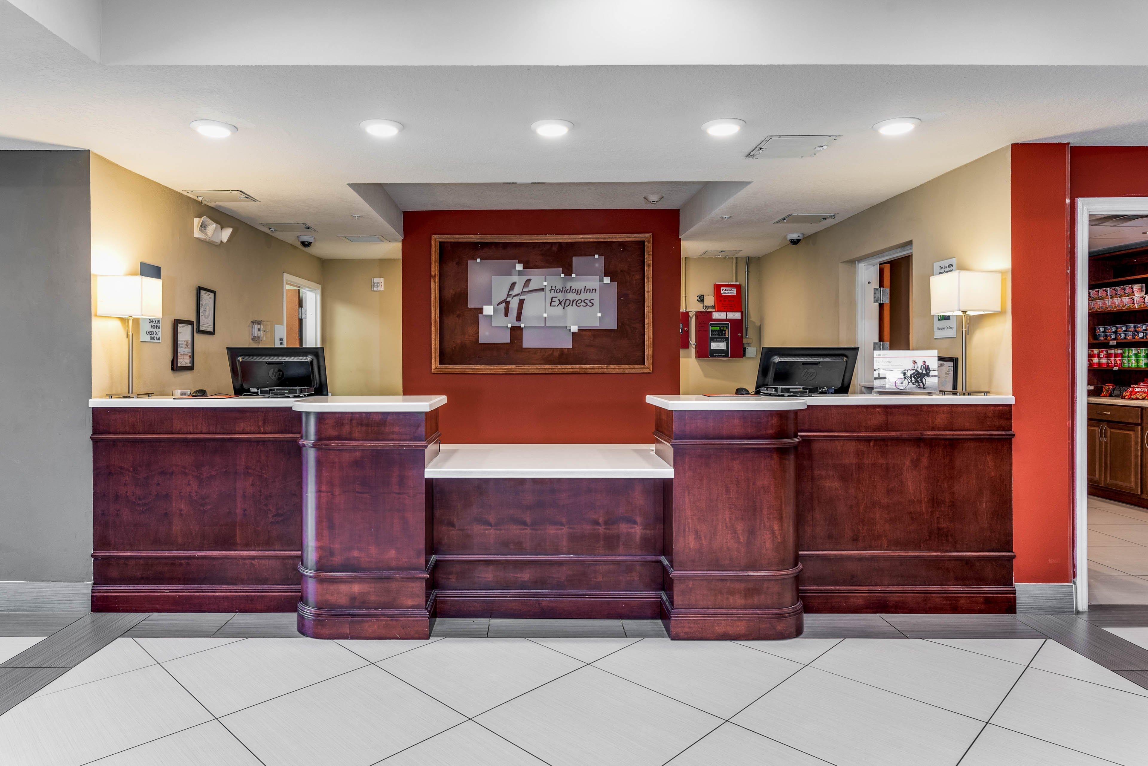 Holiday Inn Express & Suites Lantana By Ihg Екстериор снимка